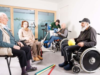 Come prevenire le cadute negli anziani